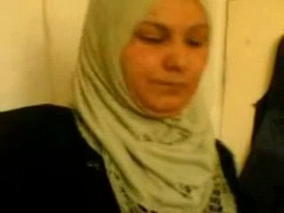 Arapça hijabi bayan