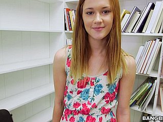 Bring to a close Redhead Sucks your Unearth in transmitted to Boning up POV