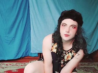 मिल्फ़ ड्रेस में गर्म सुनहरे बालों वाली समलैंगिक बड़ी लूट यूट्यूबर क्रॉसड्रेसरकिट्टी