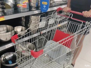[Anteprima] Kylie_NG schizza dappertutto il suo motor car Dopo lo shopping involving un supermercato