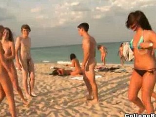 Bikini gençler sahilde çıplak şerit