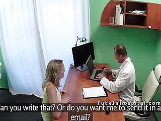 Чешская блондинка трахает пациента врач